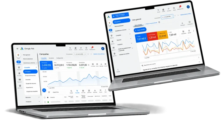 Dos portátiles que muestran paneles de campañas y resultados de Google Ads